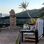 Cosy Corner Of Paradise Overlooking The Gulf Pittulongu